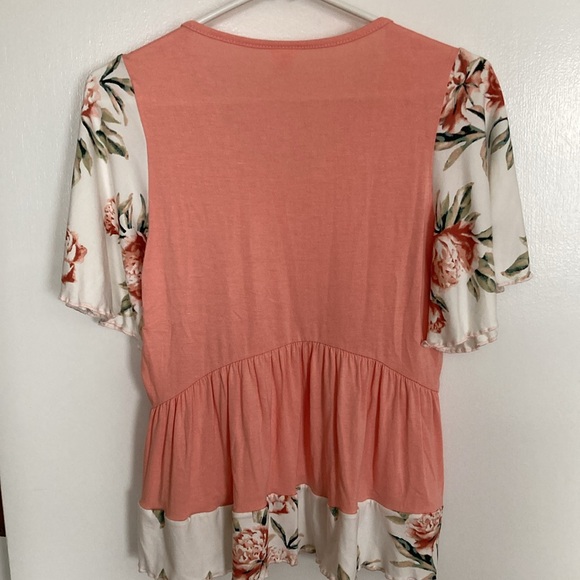 7th Ray, Peach, Floral V Neck Top, Size S - Picture 2 of 8
